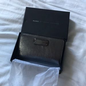 Marc by Marc Jacobs wristlet